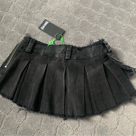 Darker Wavs pleated black denim micro mini skirt - Picture 2 of 3